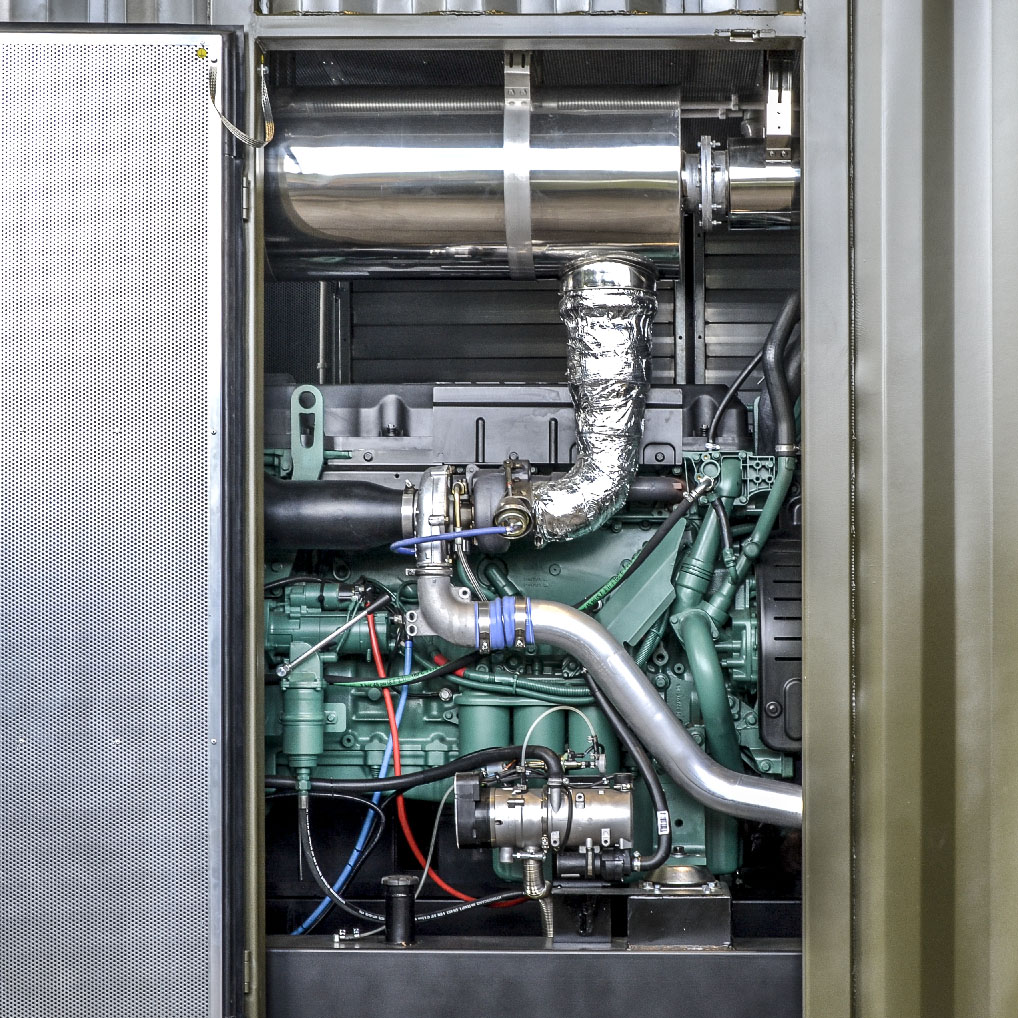 Kontenerowa Elektrownia Polowa KEP 2x250 - Widok zespołu prądotwórczego