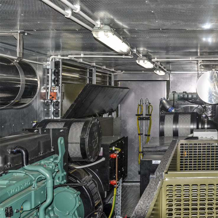 Kontenerowa Elektrownia Polowa KEP 2x250 - Przedział silnikowy