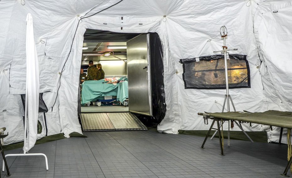 SOP I - Sala Opatrunkowa Poziomu I - Przejście z namiotu do kontenera